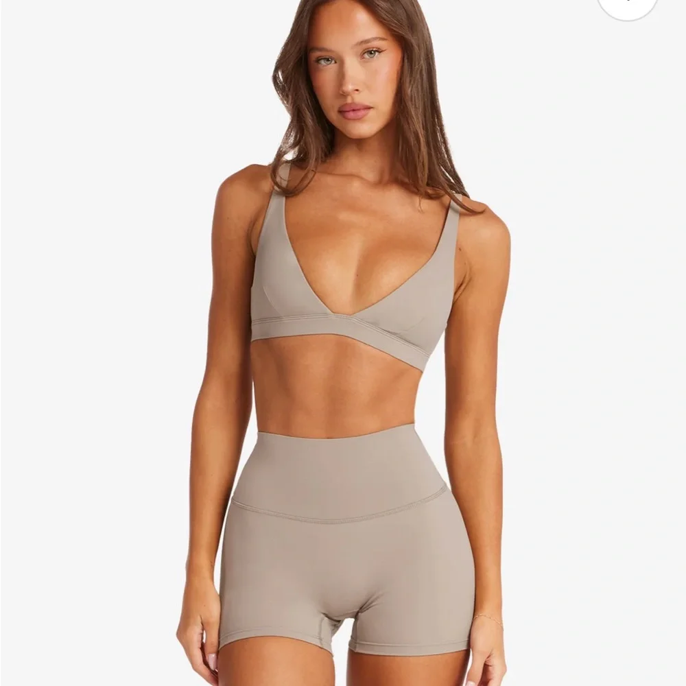 Tan Sports Bra. Brand new with tags and perfect for yoga, Pilates, solid core, - Picture 1 of 4